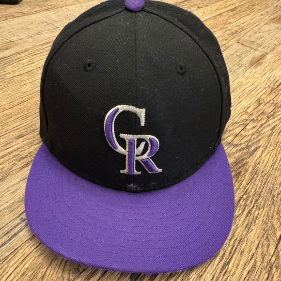 Preowned New Era Size 7 1/2 Colorado Rockies Purple Black Baseball Cap Hat - Picture 1 of 5